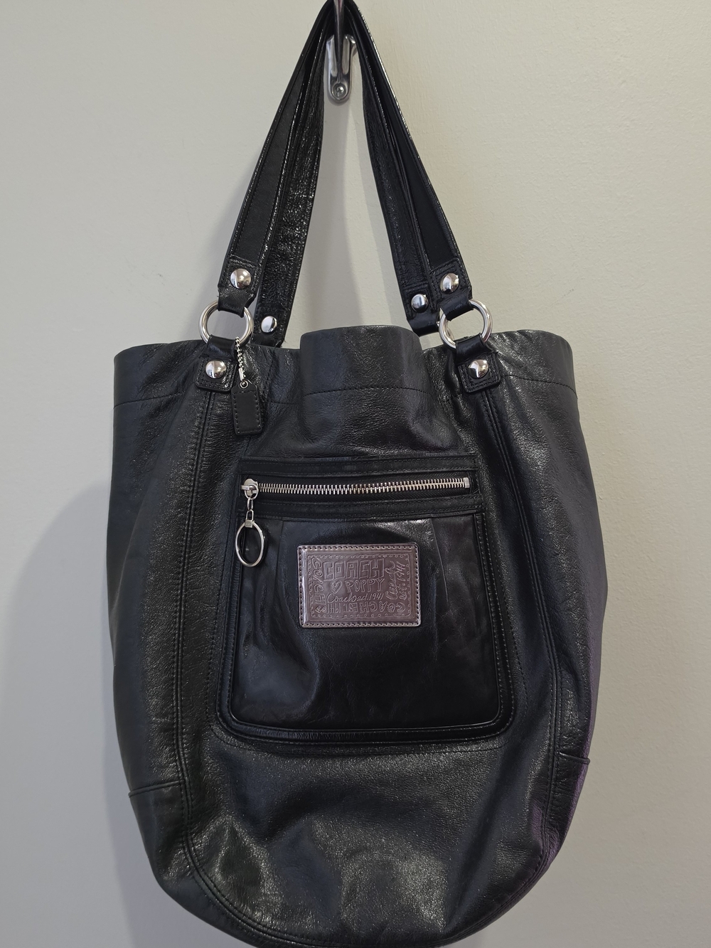 COACH Poppy Bella Largw Tote, Black Shiny Leather